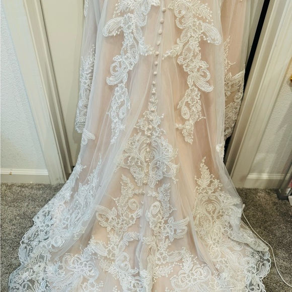 Never worn size 14 Kitty Chen Wedding Dress - Picture 6 of 6